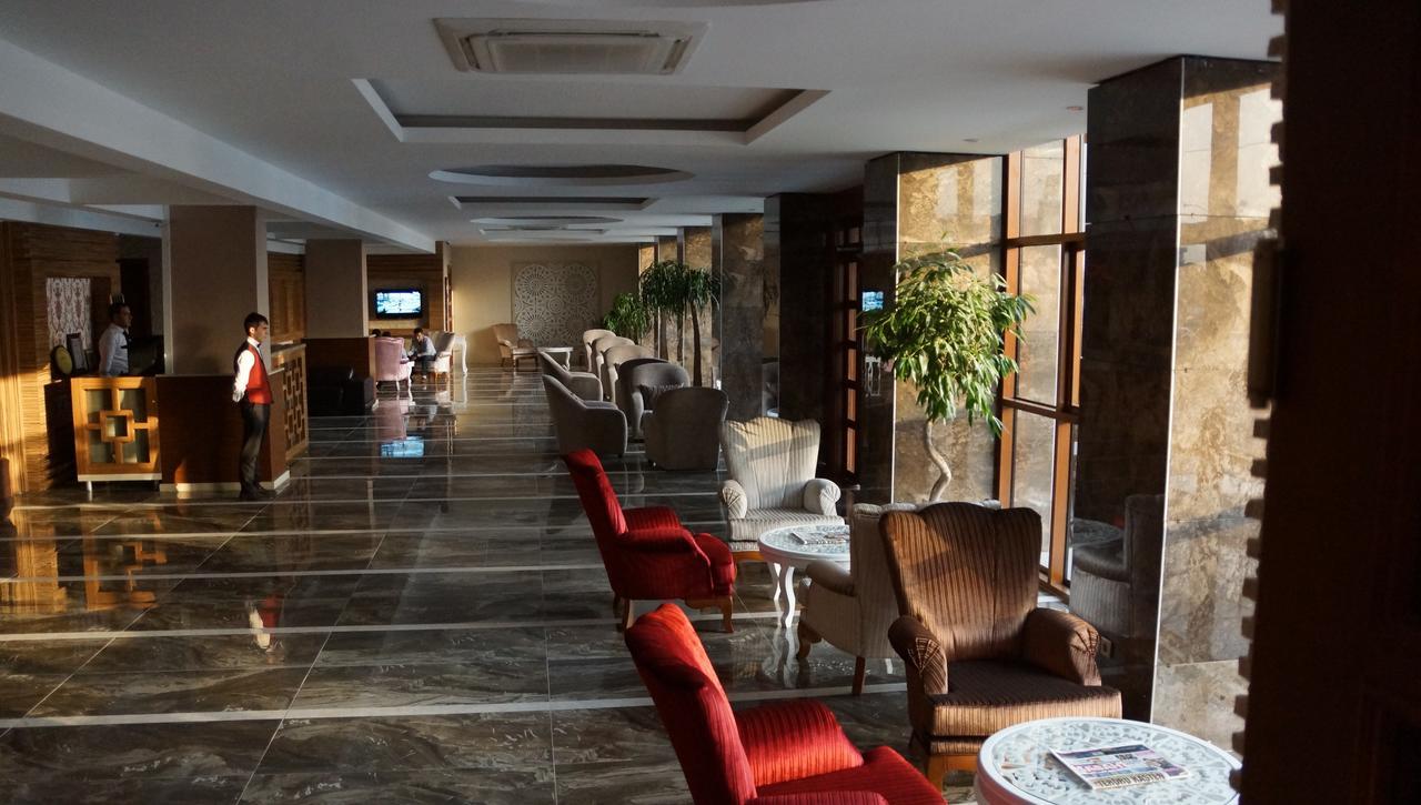 Mesa Hotel Batman Esterno foto