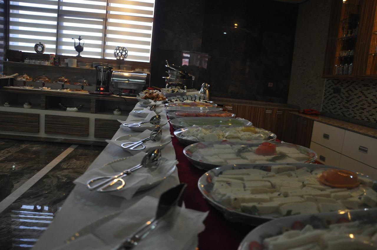 Mesa Hotel Batman Esterno foto